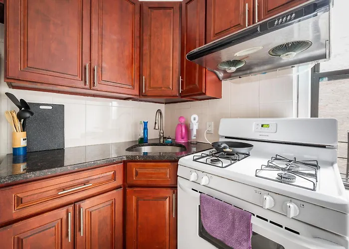 Lower East Side Vintage Cozy 2Bedroom
